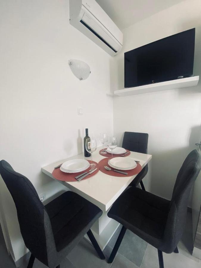 Apartmani Mila Starigrad Paklenica Eksteriør bilde