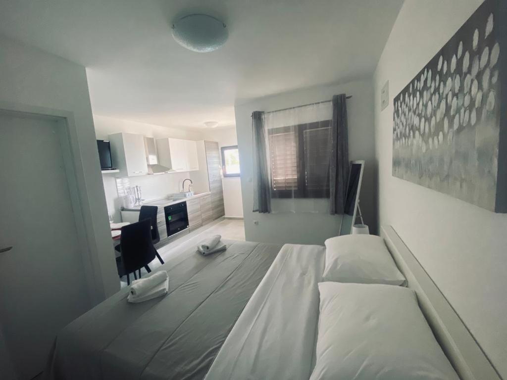 Apartmani Mila Starigrad Paklenica Eksteriør bilde