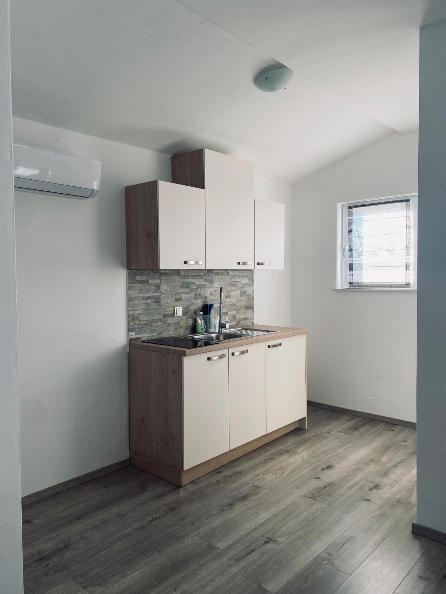 Apartmani Mila Starigrad Paklenica Eksteriør bilde
