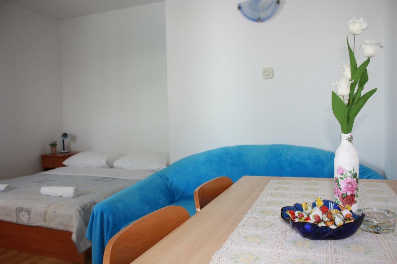 Apartmani Mila Starigrad Paklenica Eksteriør bilde