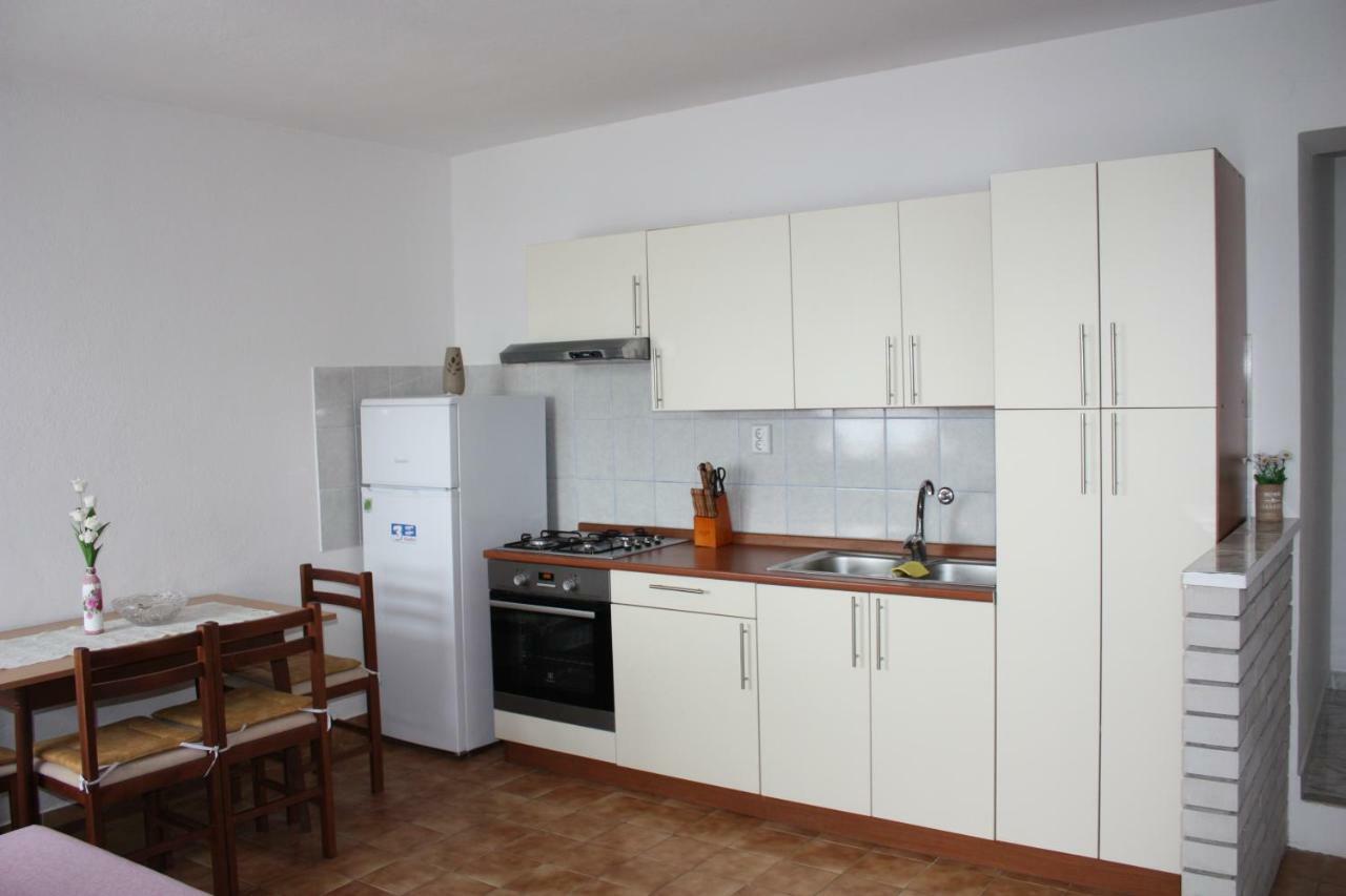 Apartmani Mila Starigrad Paklenica Eksteriør bilde