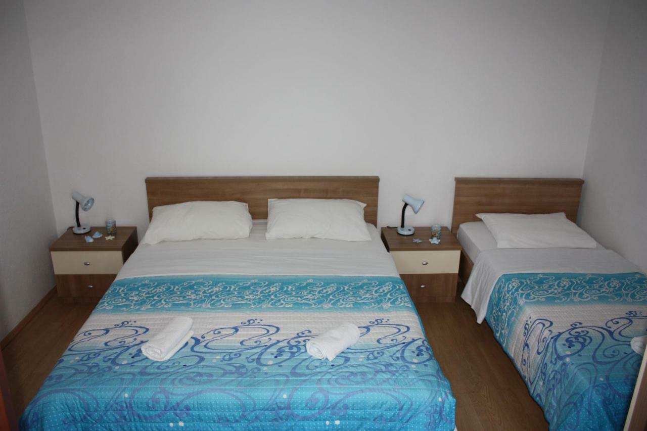 Apartmani Mila Starigrad Paklenica Eksteriør bilde