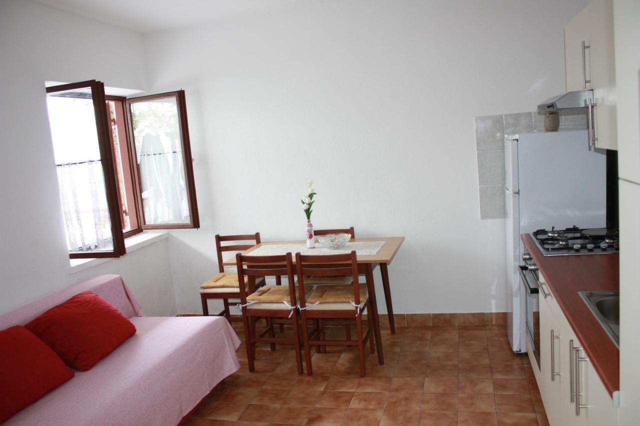 Apartmani Mila Starigrad Paklenica Eksteriør bilde