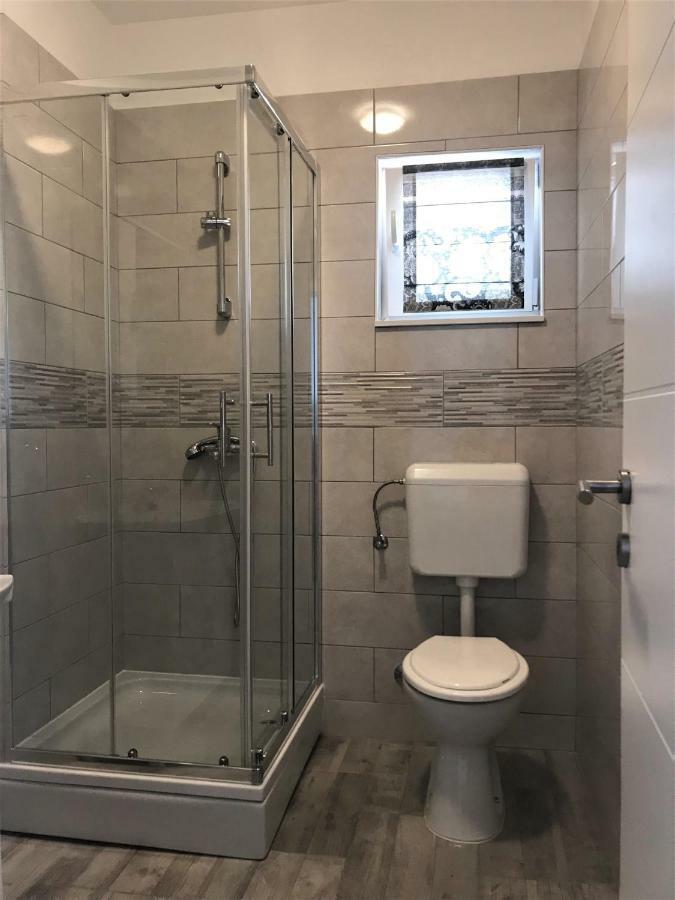 Apartmani Mila Starigrad Paklenica Eksteriør bilde