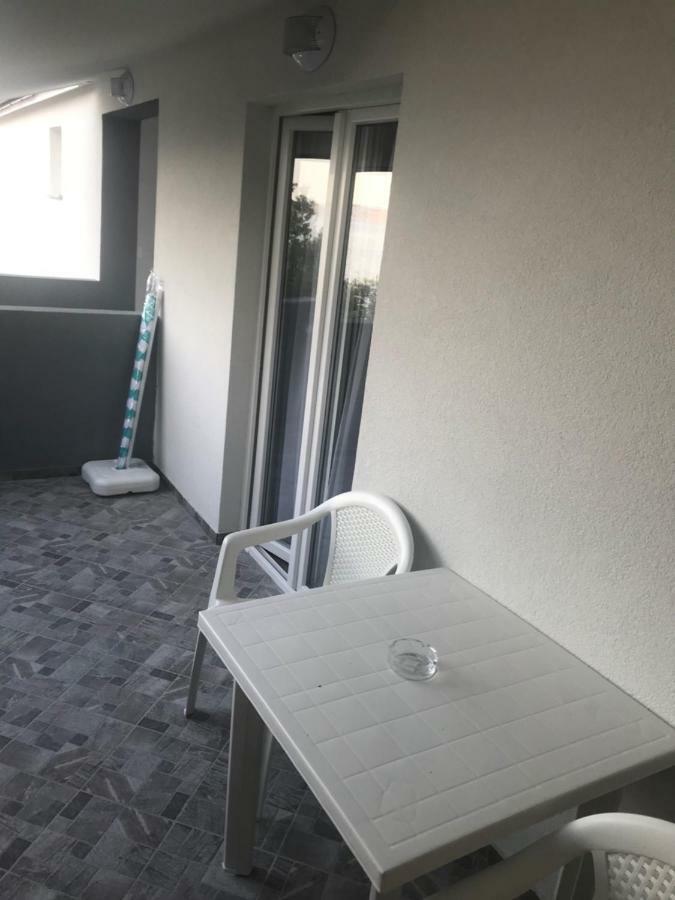 Apartmani Mila Starigrad Paklenica Eksteriør bilde