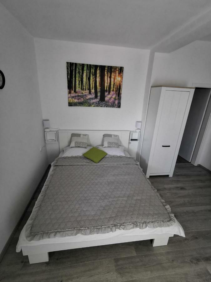 Apartmani Mila Starigrad Paklenica Eksteriør bilde