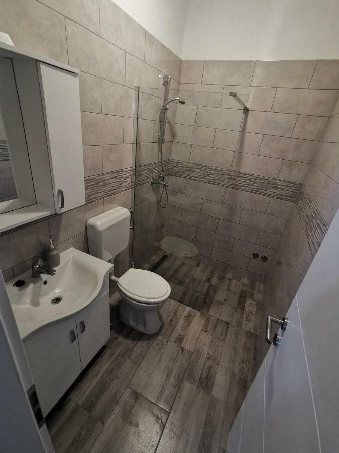 Apartmani Mila Starigrad Paklenica Eksteriør bilde